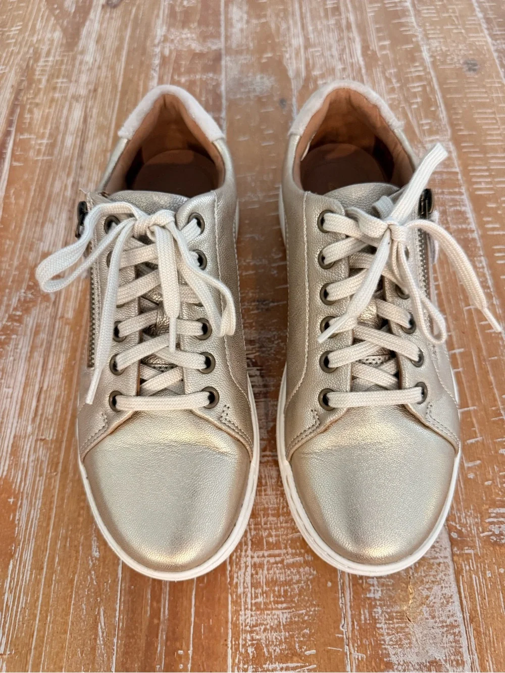 Clarks Metallic Gold Leather Lace-Up Sneakers with Side Zip LIKE NEW SIZE 7.5 W